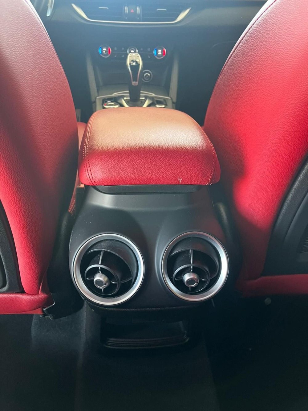 Alfa Romeo Stelvio usata a Milano (18)
