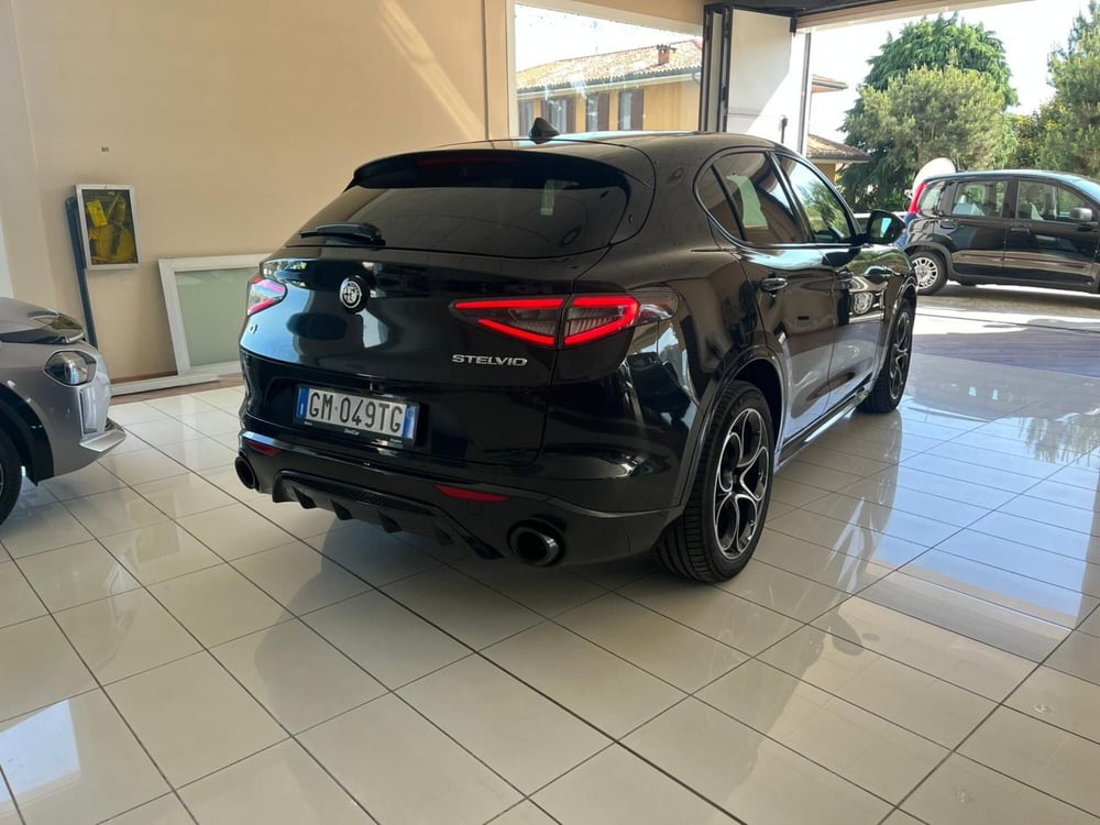 Alfa Romeo Stelvio usata a Milano (7)
