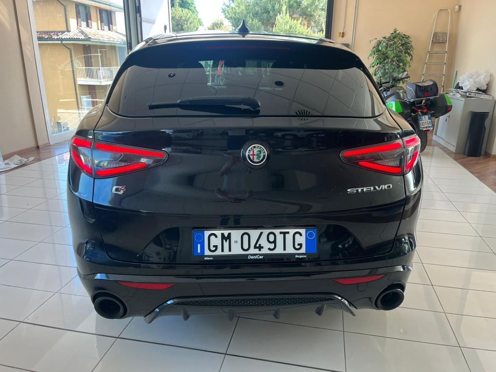 Alfa Romeo Stelvio usata a Milano (8)