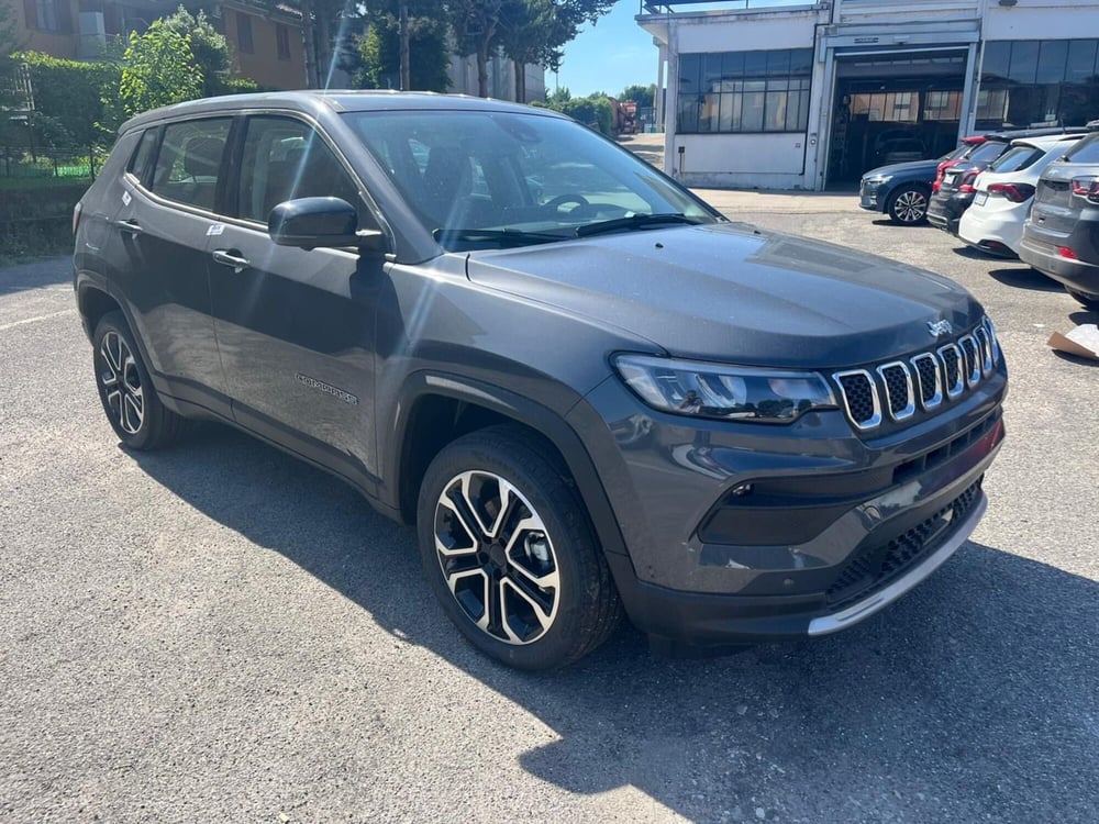 Jeep Compass nuova a Milano (3)