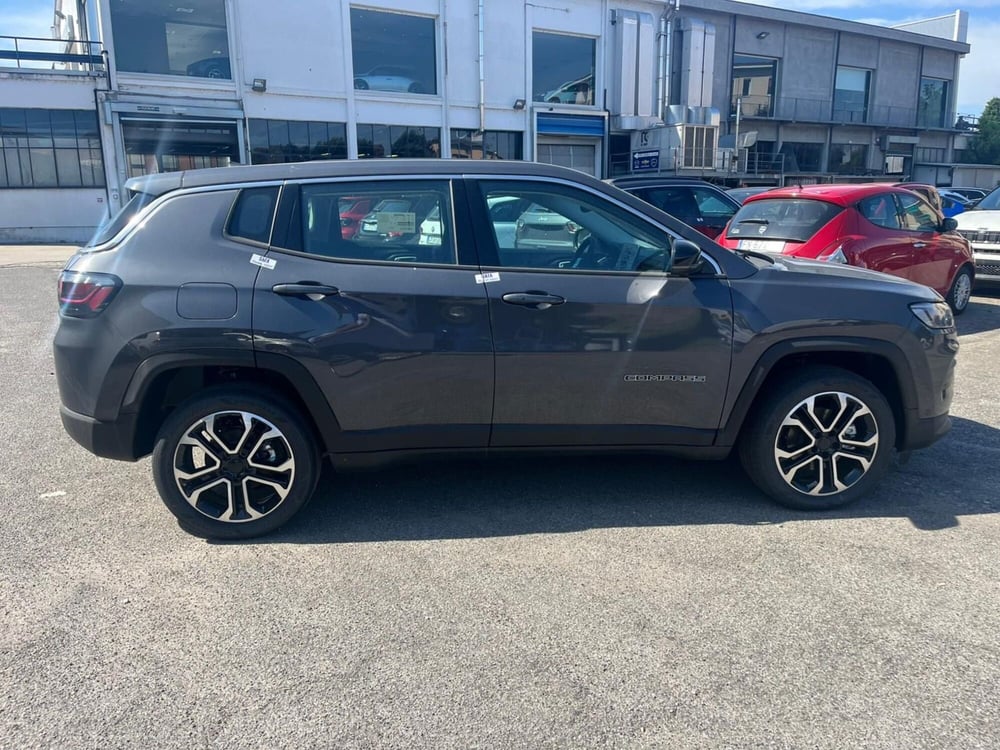 Jeep Compass nuova a Milano (5)