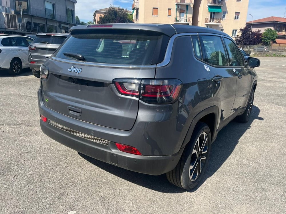 Jeep Compass nuova a Milano (7)