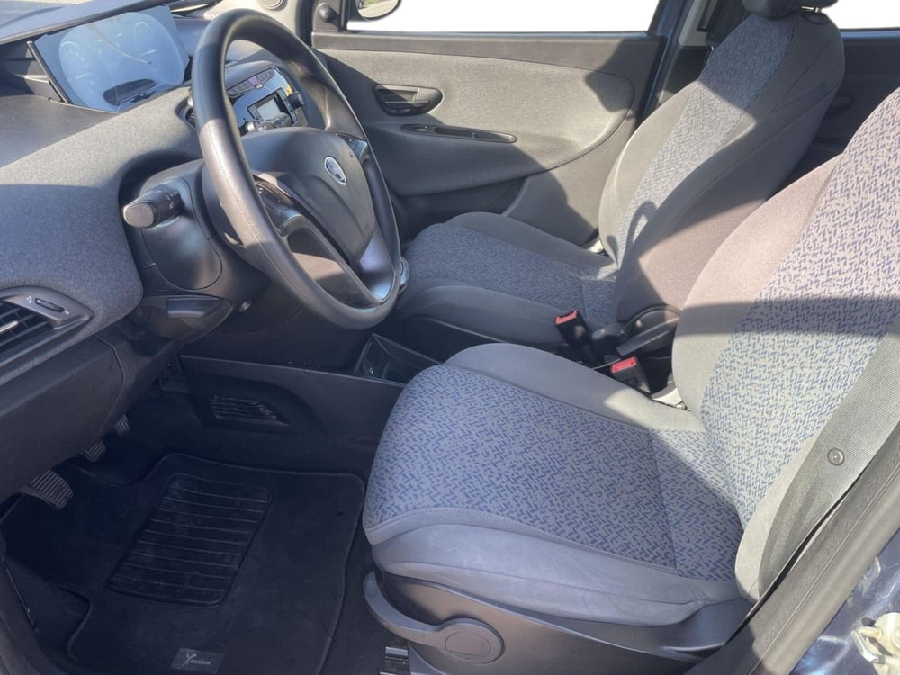Lancia Ypsilon usata a Firenze (8)