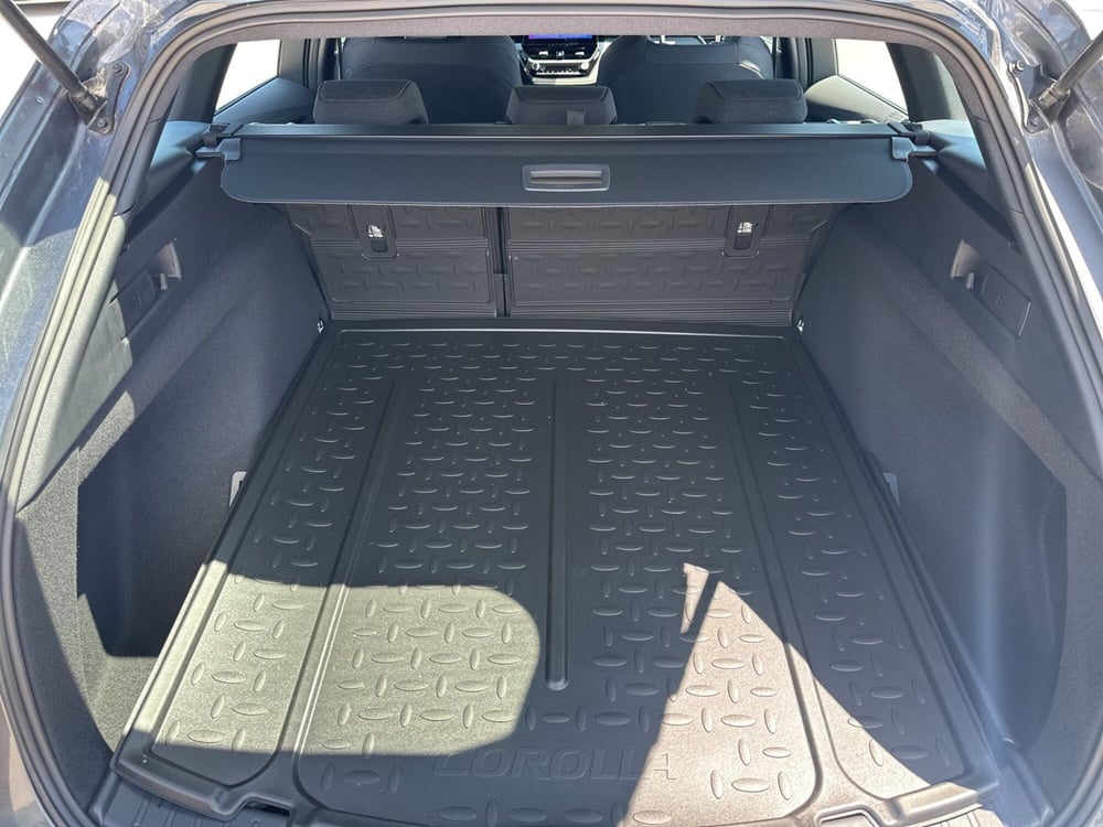 Toyota Corolla Touring Sports nuova a Siracusa (6)
