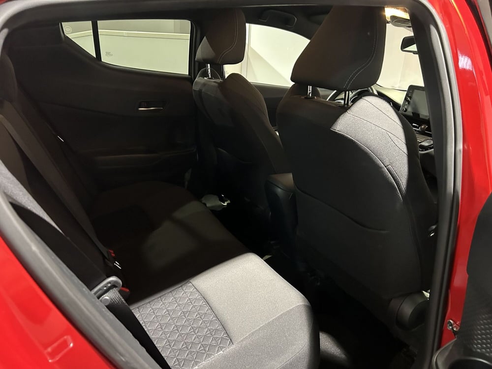 Toyota Toyota C-HR usata a Milano (8)