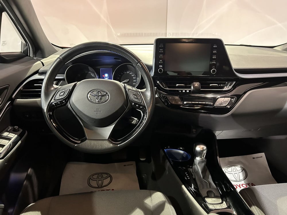 Toyota Toyota C-HR usata a Milano (9)