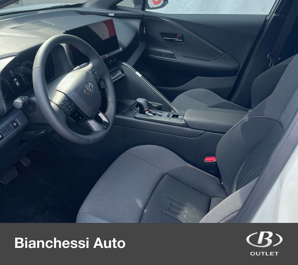 Toyota Toyota C-HR nuova a Cremona (10)