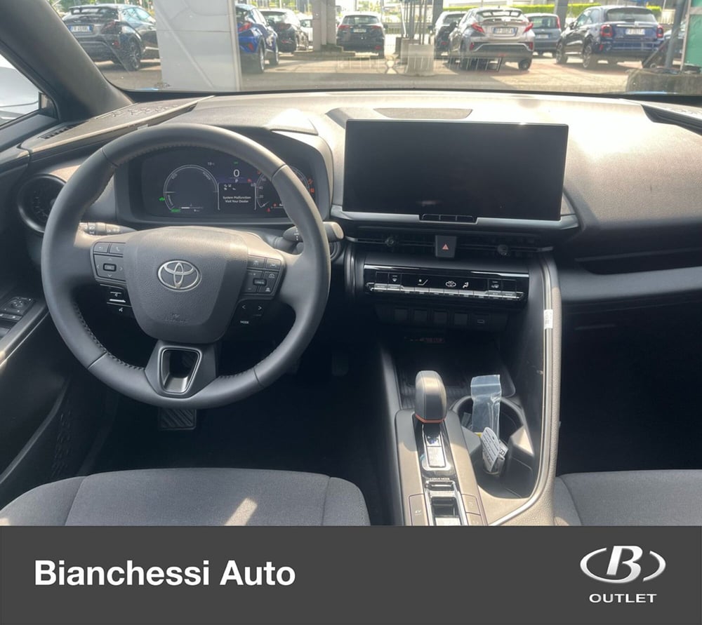 Toyota Toyota C-HR nuova a Cremona (11)