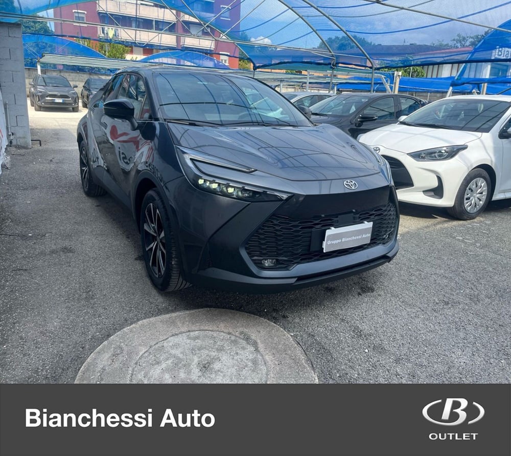 Toyota Toyota C-HR nuova a Cremona (4)