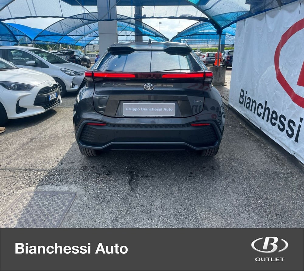 Toyota Toyota C-HR nuova a Cremona (6)