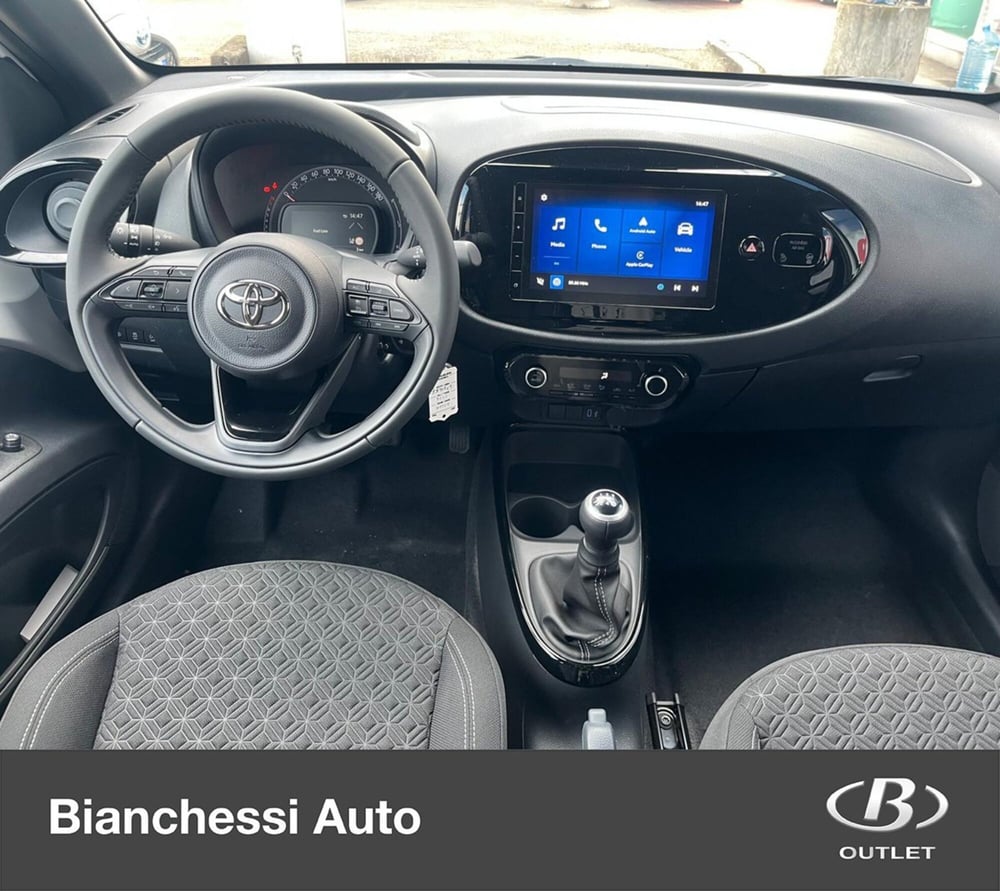 Toyota Aygo X nuova a Cremona (8)