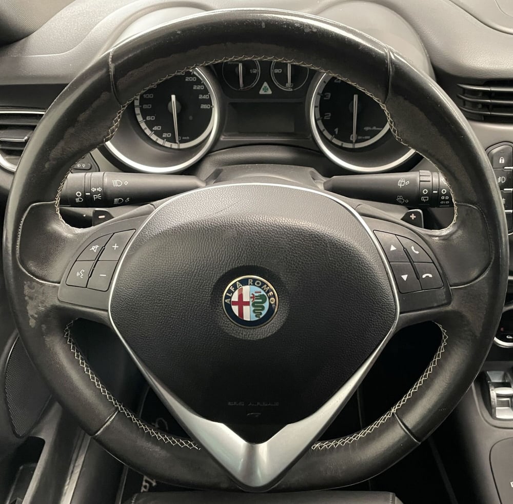 Alfa Romeo Giulietta usata a Novara (16)