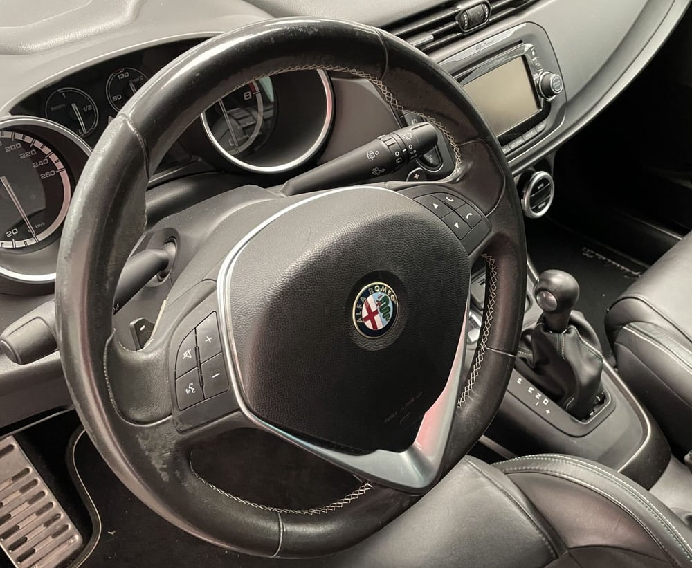Alfa Romeo Giulietta usata a Novara (18)
