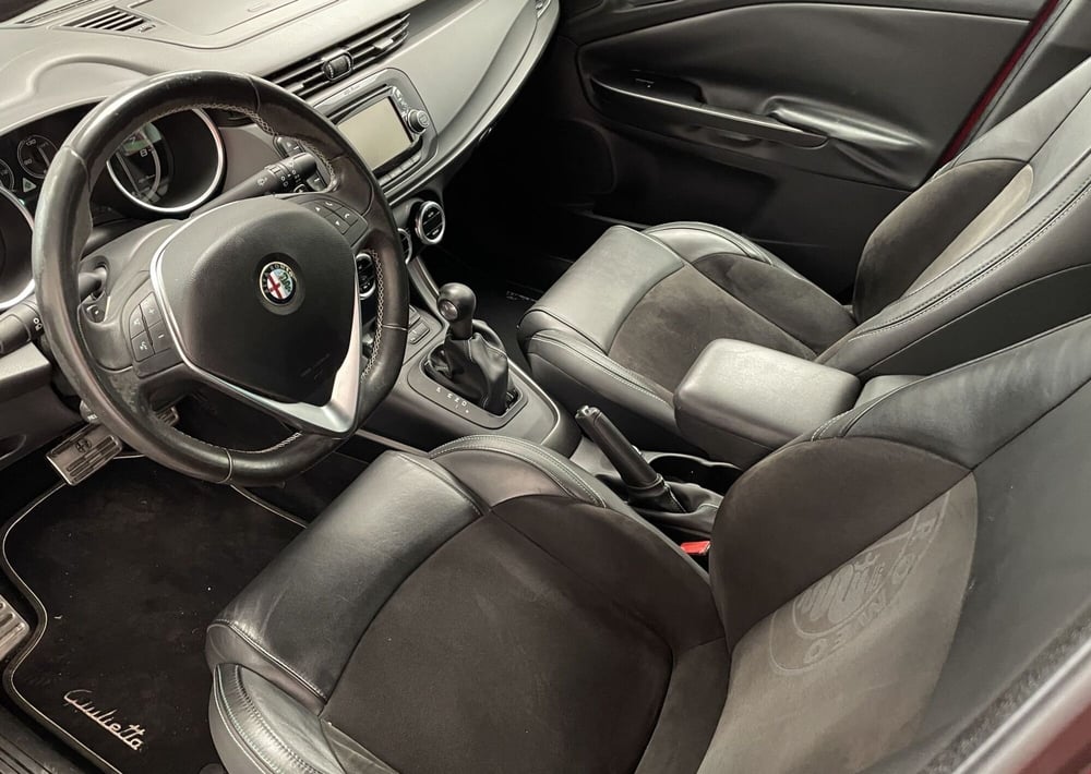 Alfa Romeo Giulietta usata a Novara (8)