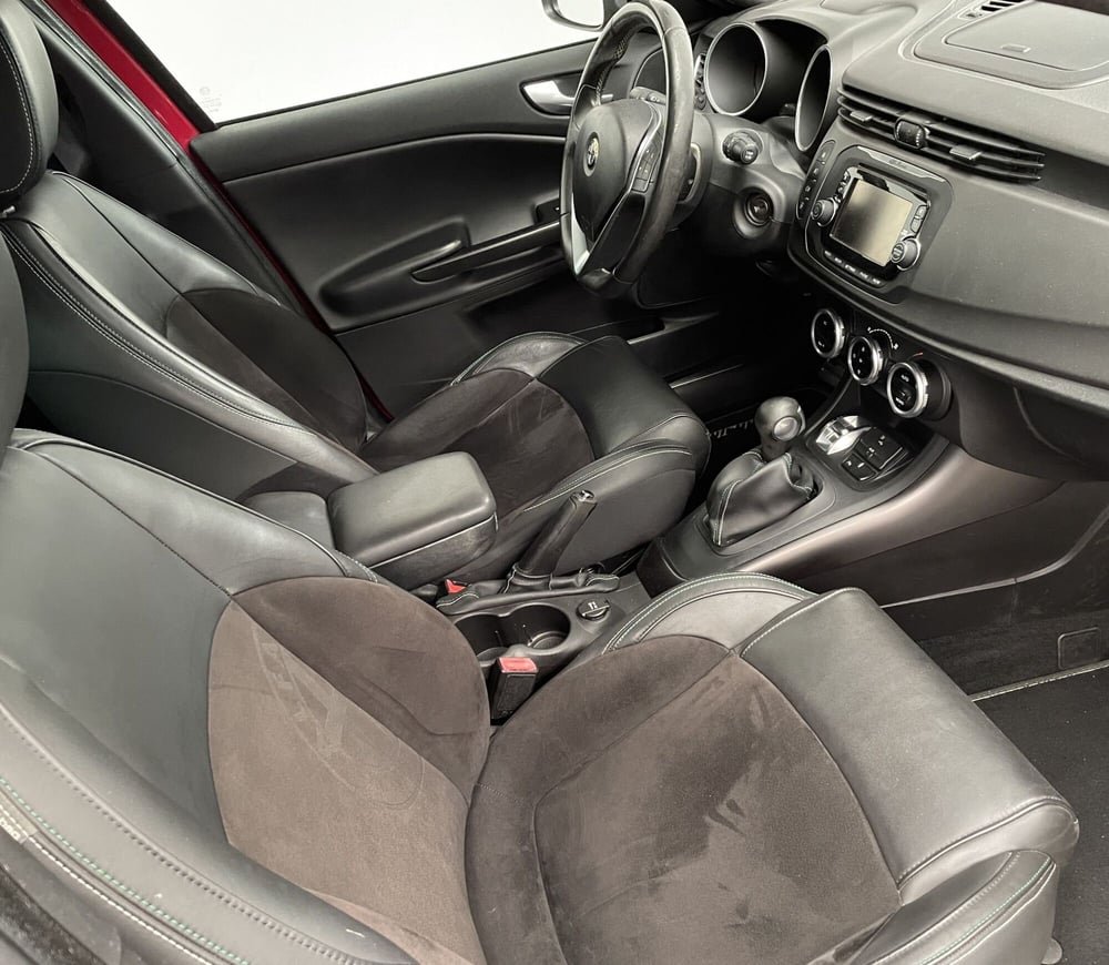 Alfa Romeo Giulietta usata a Novara (9)