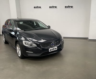 Volvo V60 D3 Geartronic Momentum del 2015 usata a Arona