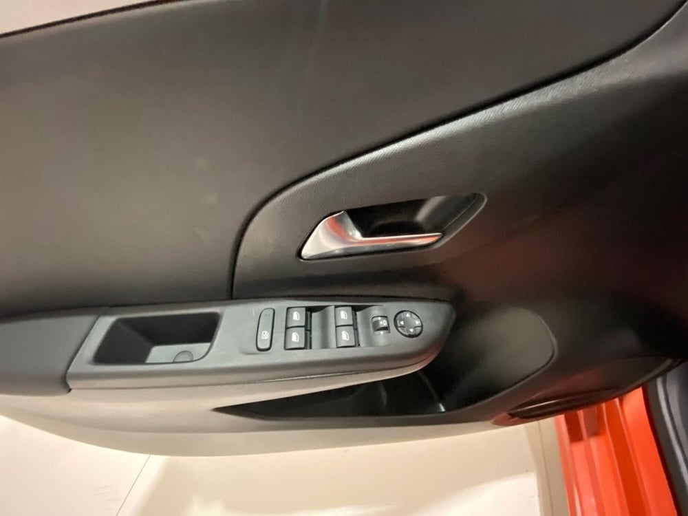 Opel Corsa nuova a Agrigento (18)