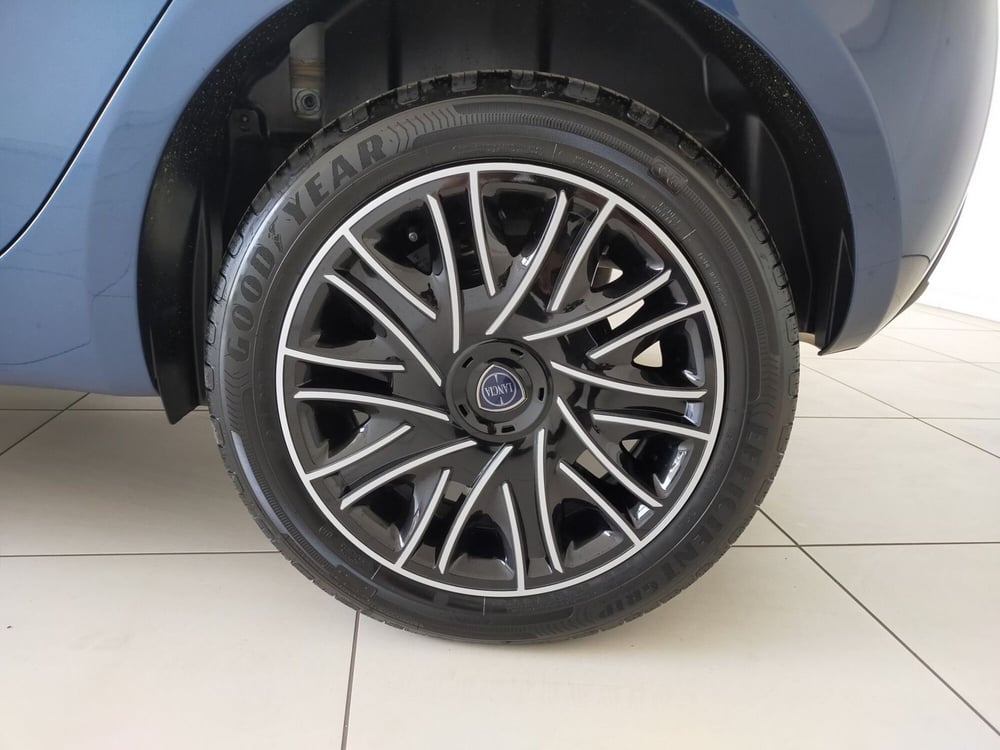 Lancia Ypsilon nuova a Reggio Emilia (7)