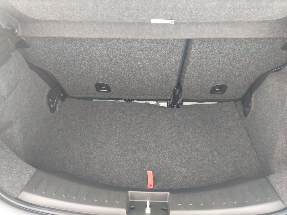 Lancia Ypsilon nuova a Reggio Emilia (8)