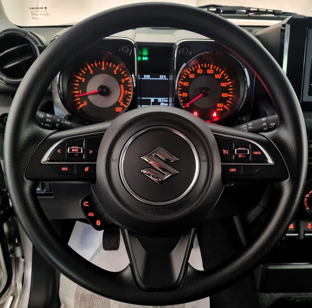 Suzuki Jimny nuova a Pavia (10)
