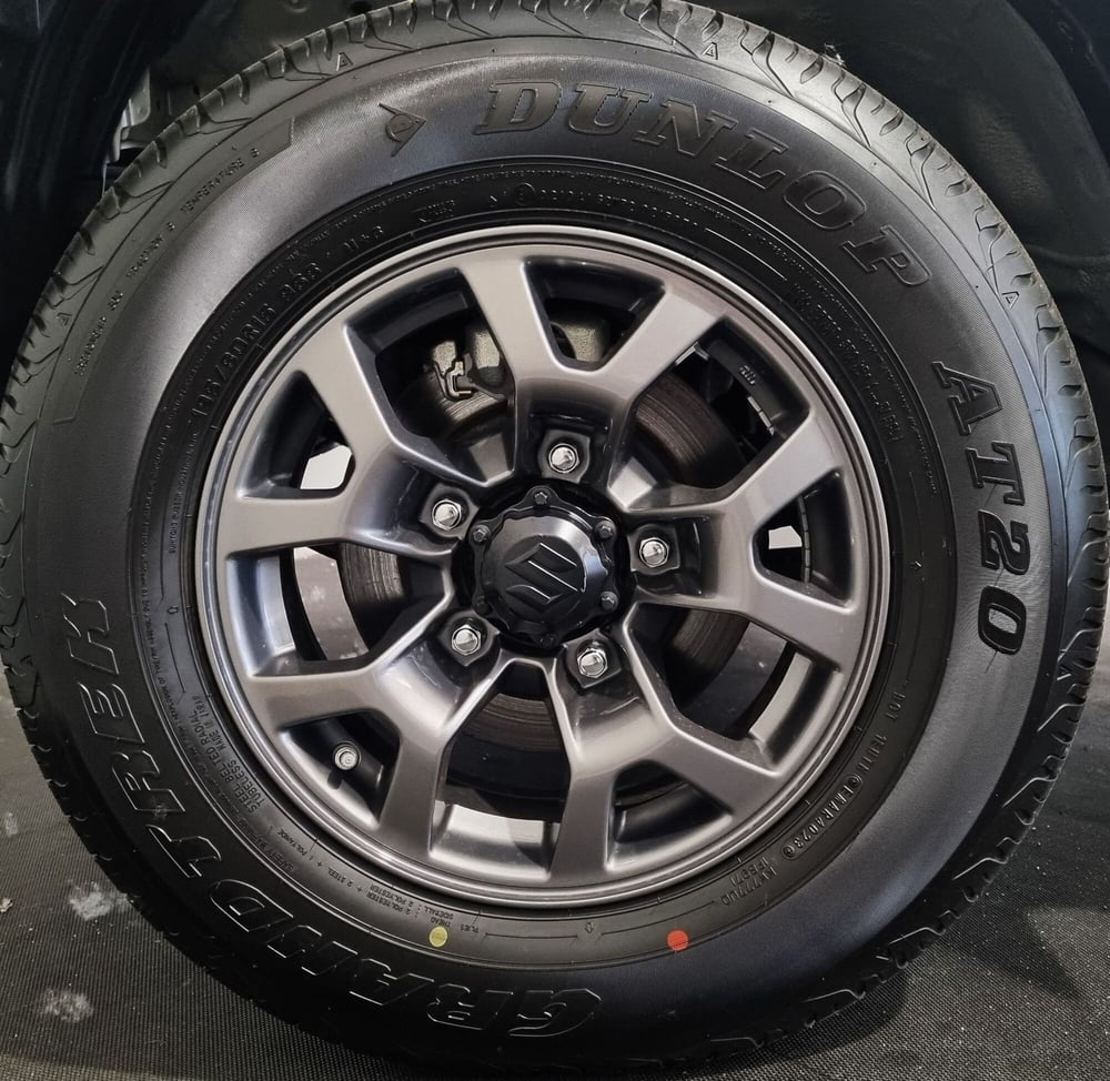 Suzuki Jimny nuova a Pavia (5)
