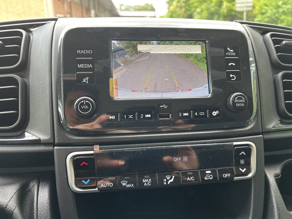 Toyota Proace Max Furgone nuova a Bologna (16)