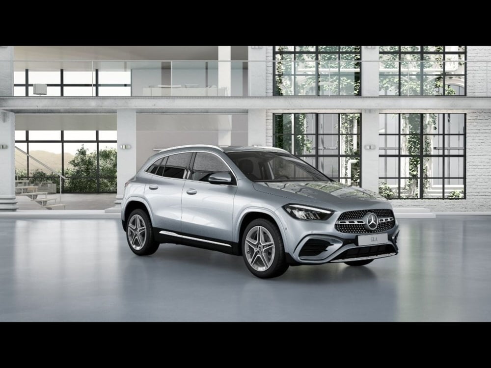 Mercedes-Benz GLA SUV nuova a Siena
