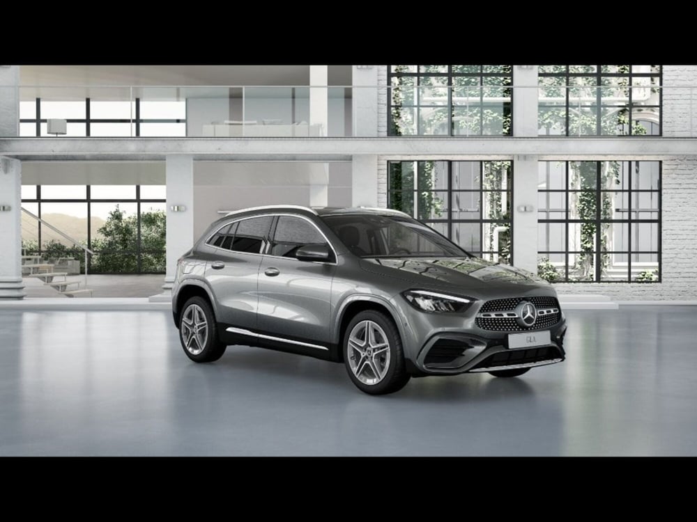 Mercedes-Benz GLA SUV nuova a Siena