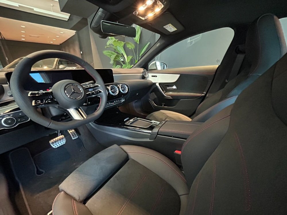 Mercedes-Benz CLA Shooting Brake nuova a Firenze (11)