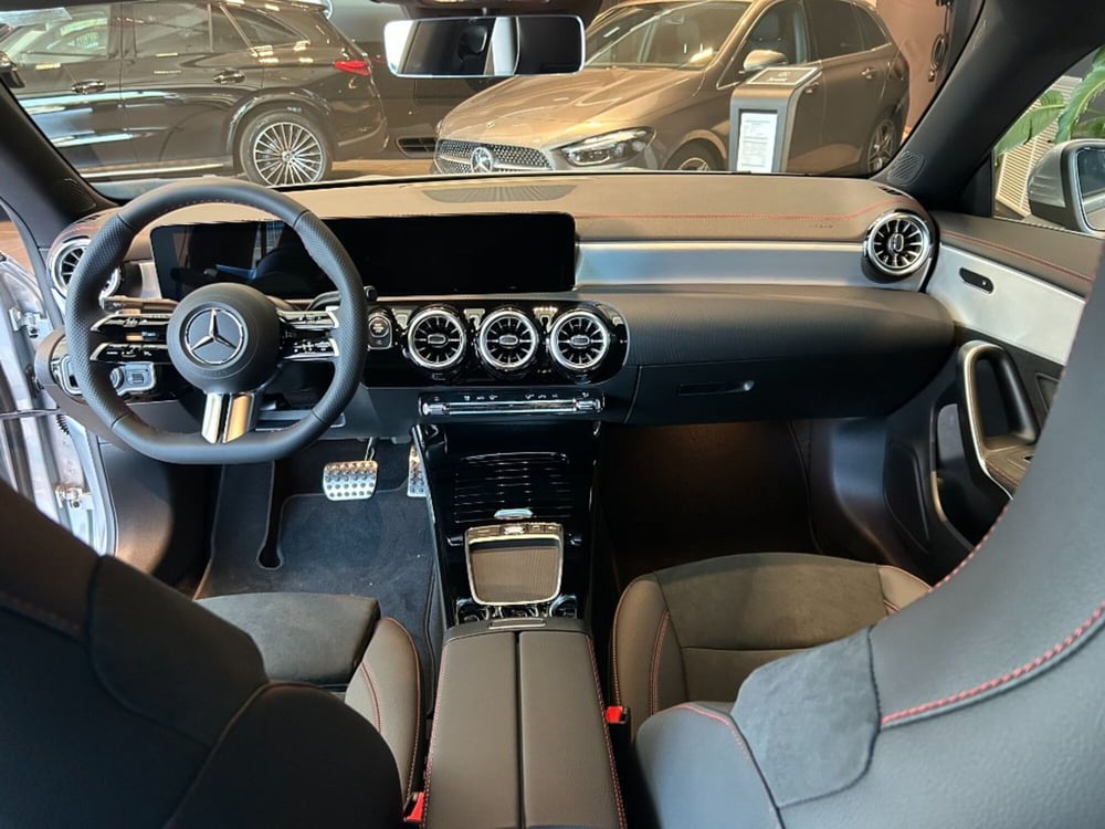 Mercedes-Benz CLA Shooting Brake nuova a Firenze (14)