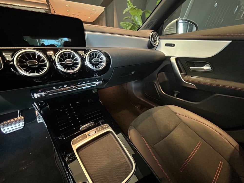 Mercedes-Benz CLA Shooting Brake nuova a Firenze (16)