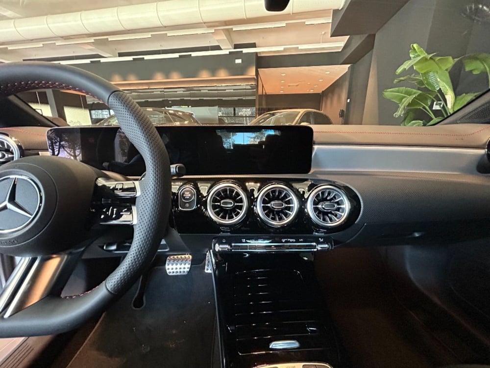 Mercedes-Benz CLA Shooting Brake nuova a Firenze (17)