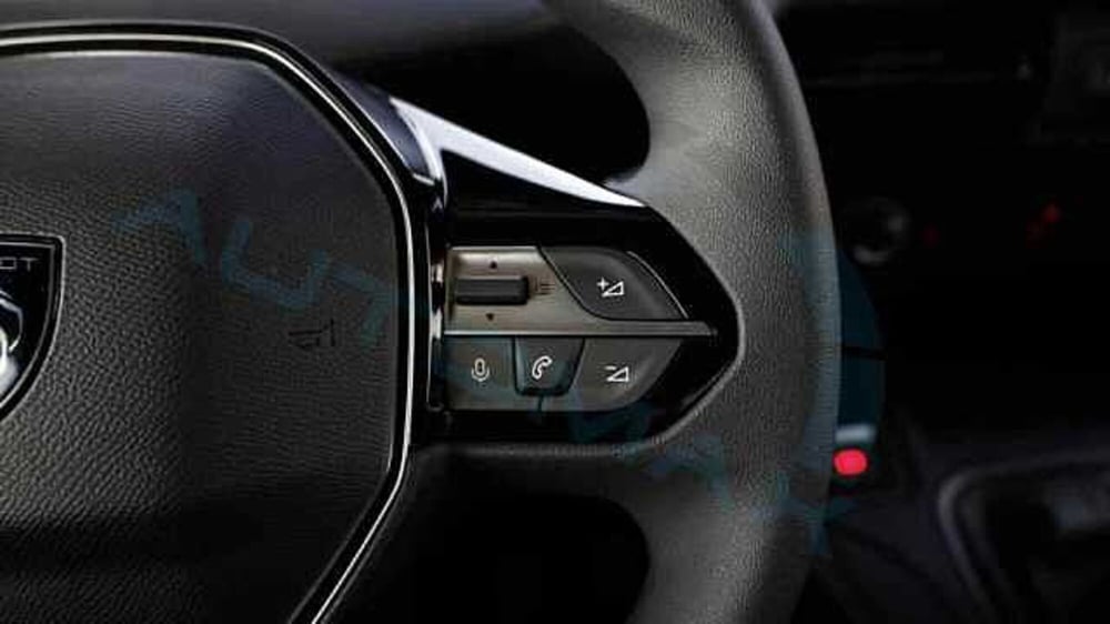 Peugeot Partner Furgone nuova a Brescia (13)