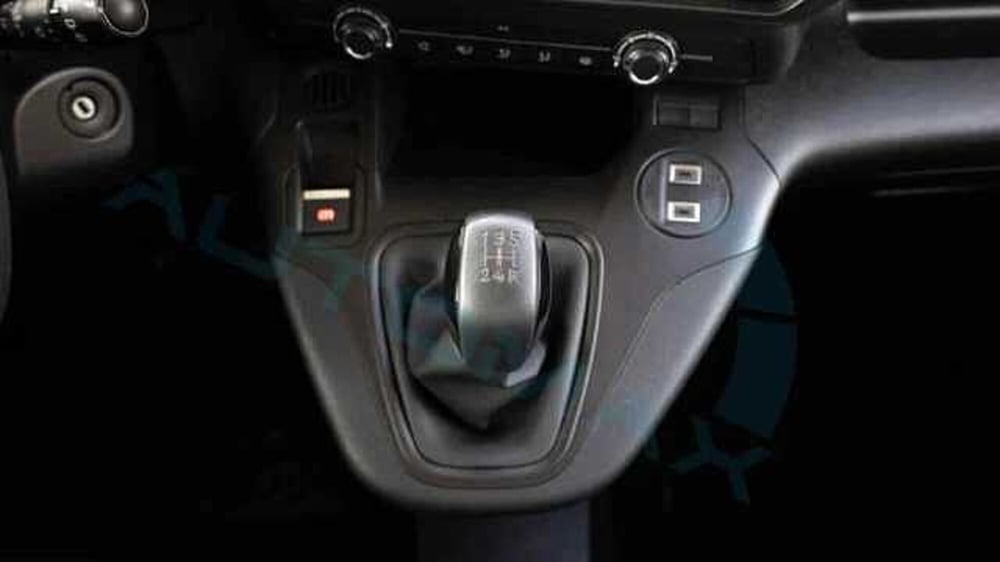 Peugeot Partner Furgone nuova a Brescia (16)