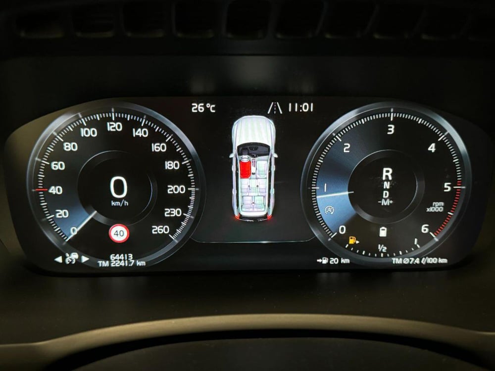 Volvo XC90 usata a Como (16)