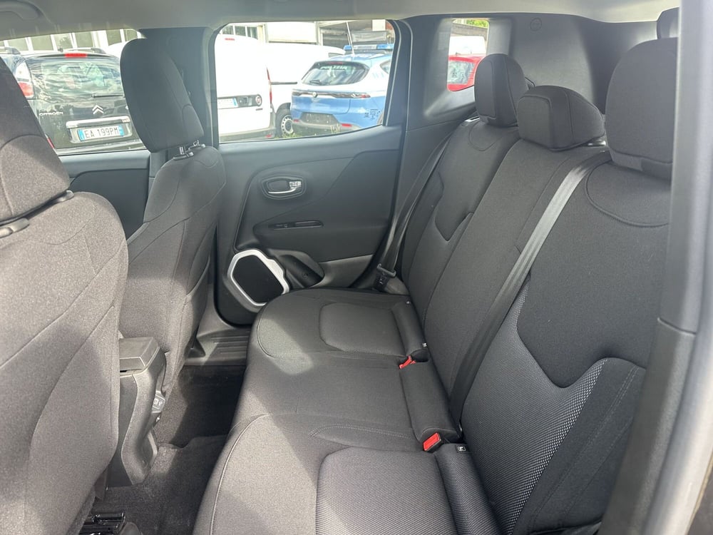 Jeep Renegade usata a Milano (14)