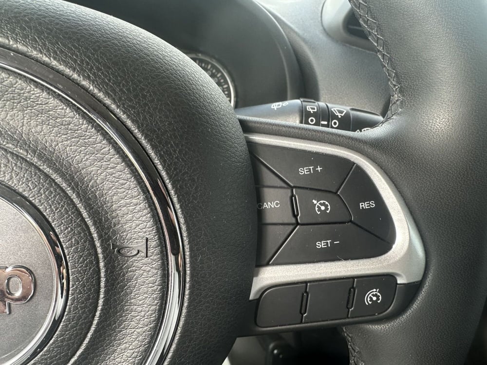 Jeep Renegade usata a Milano (18)