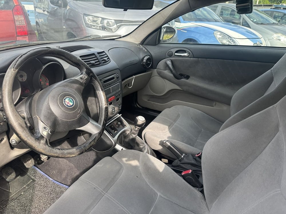 Alfa Romeo GT usata a Milano (6)