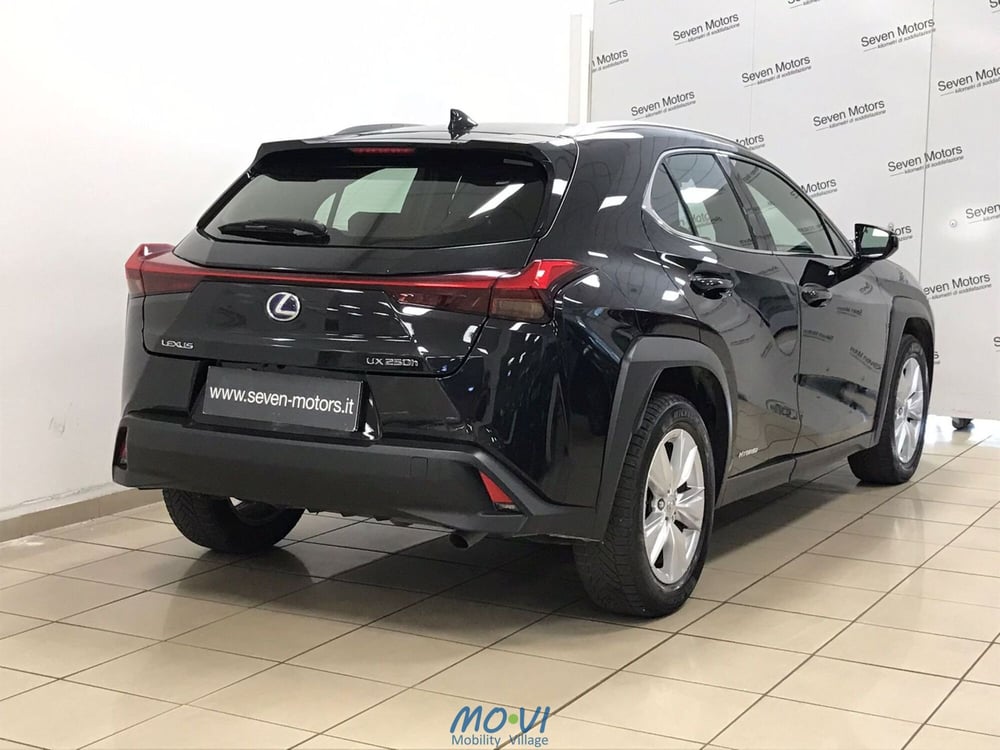 Lexus UX usata a Torino (13)