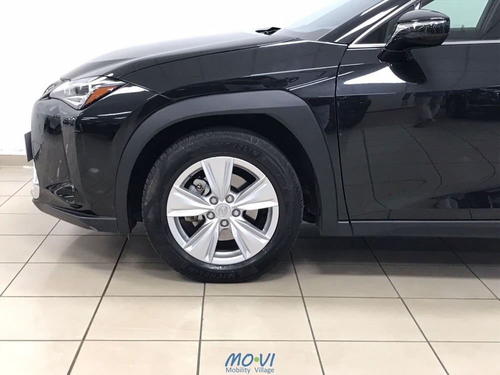 Lexus UX usata a Torino (4)