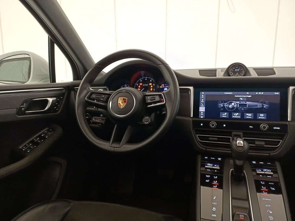 Porsche Macan usata a Bari (10)