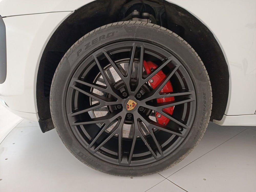 Porsche Macan usata a Bari (13)