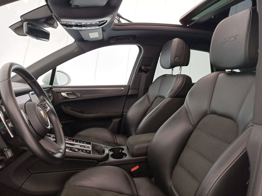 Porsche Macan usata a Bari (6)