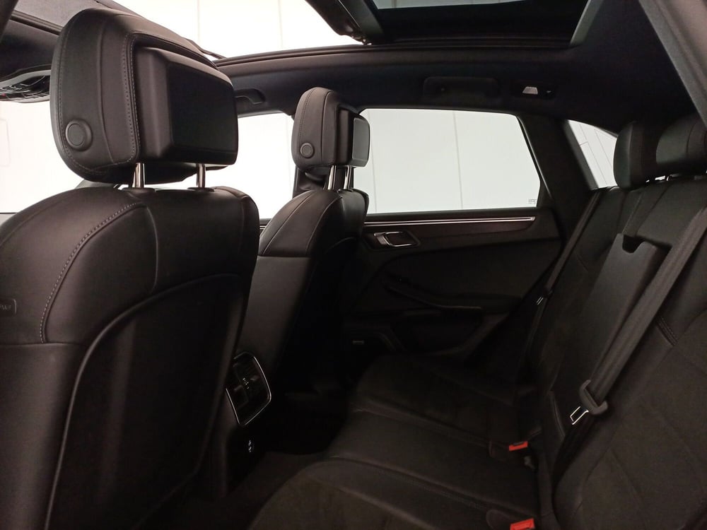Porsche Macan usata a Bari (8)