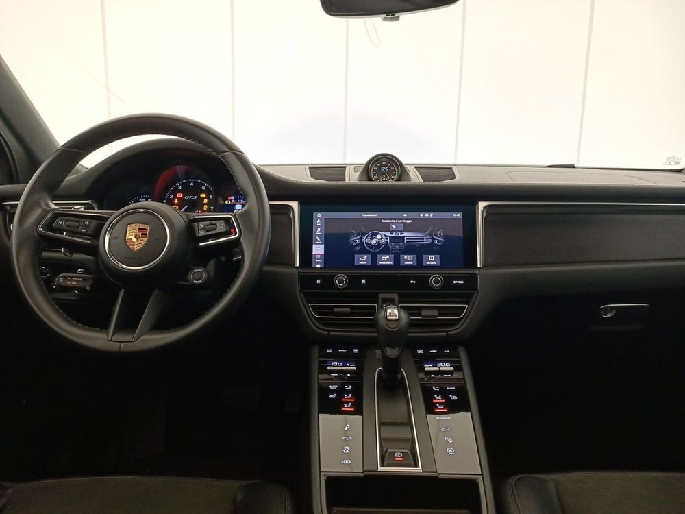 Porsche Macan usata a Bari (9)