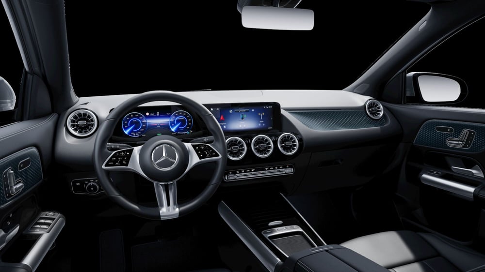 Mercedes-Benz EQA nuova a Milano (8)