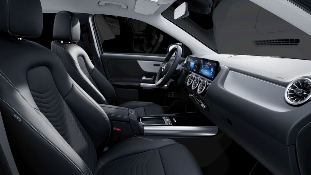 Mercedes-Benz GLA SUV nuova a Milano (7)