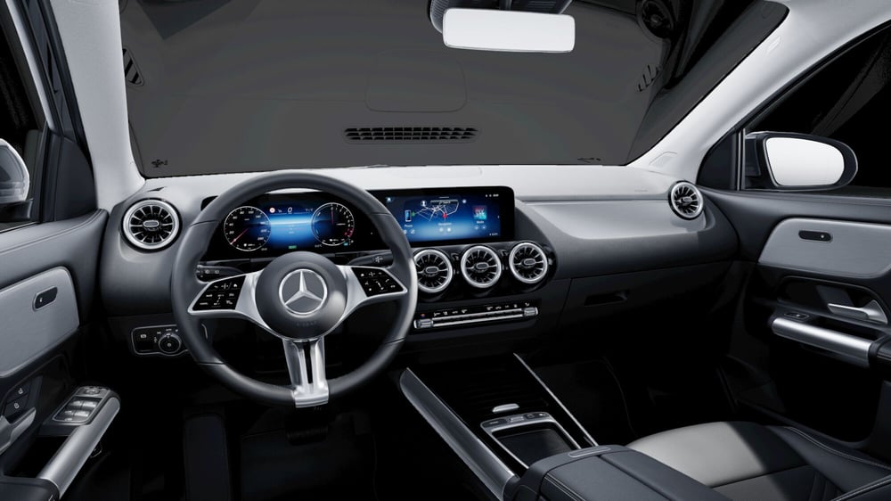 Mercedes-Benz GLA SUV nuova a Milano (8)