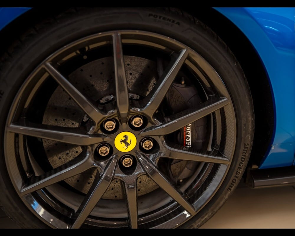 Ferrari 296 Spider usata a Modena (12)