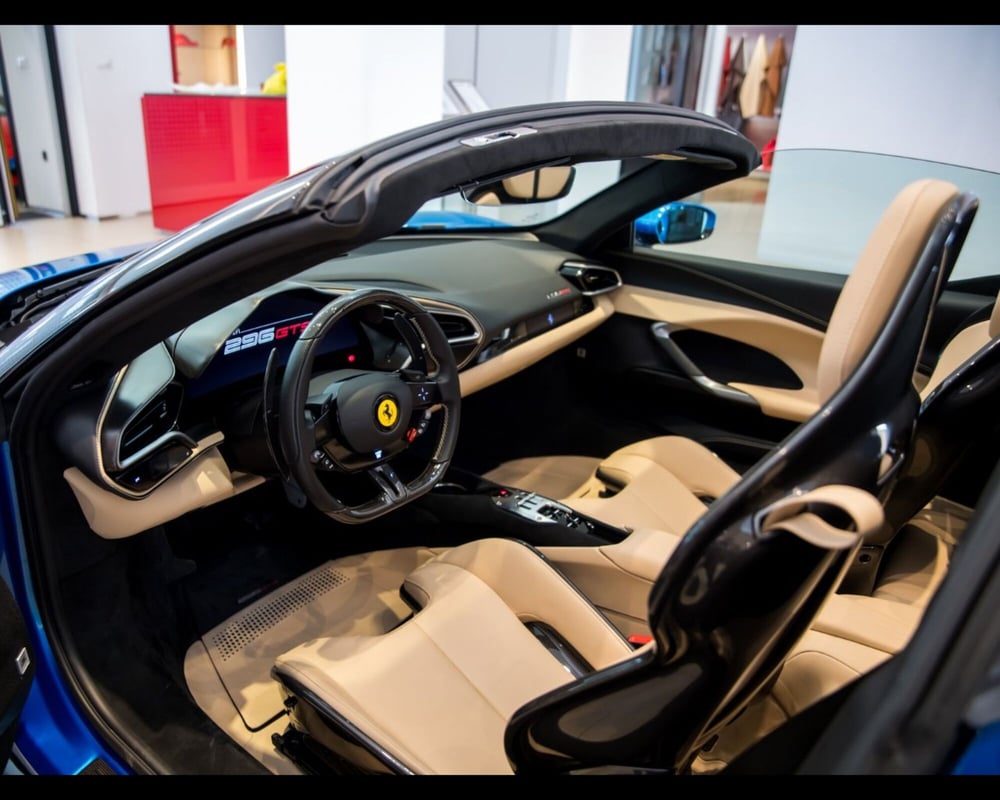 Ferrari 296 Spider usata a Modena (13)